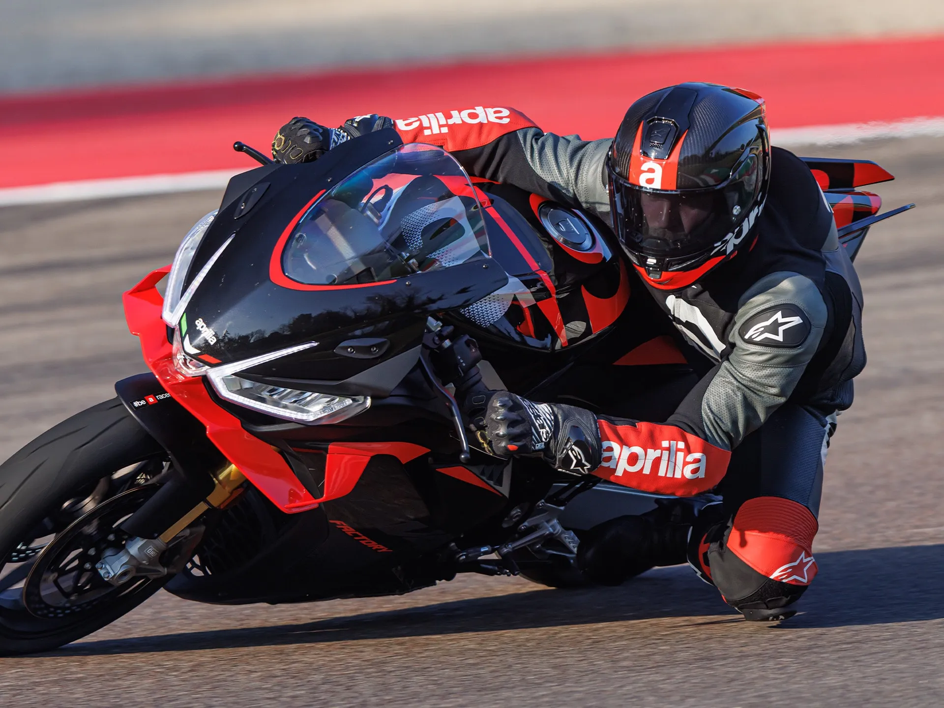Aprilia RSV4 6