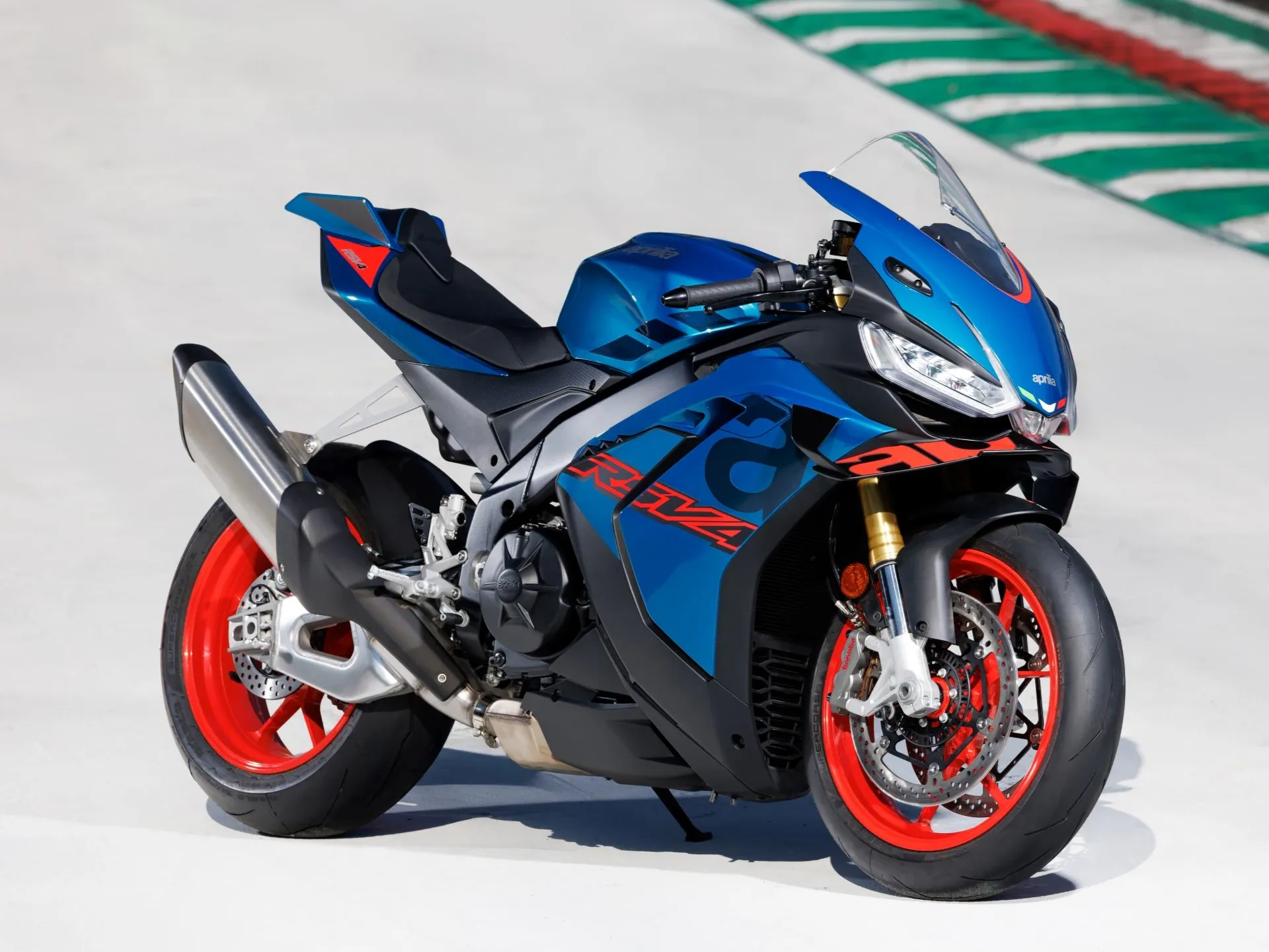 Aprilia RSV4 2