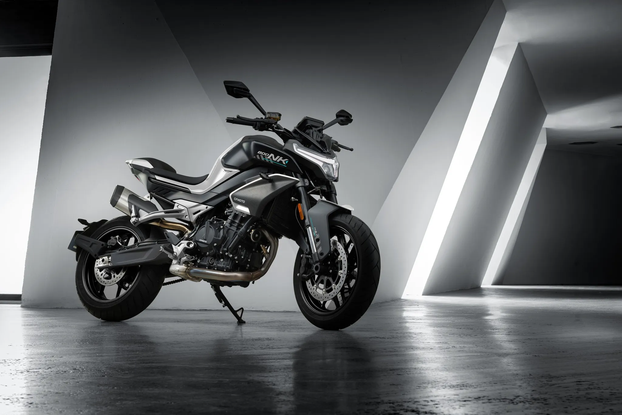 CF MOTO 800NK 4