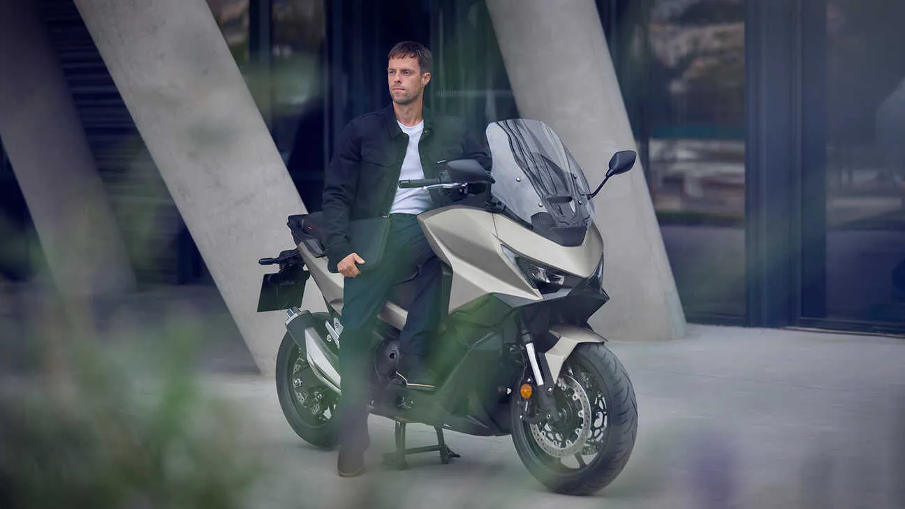 Honda Forza 750 5
