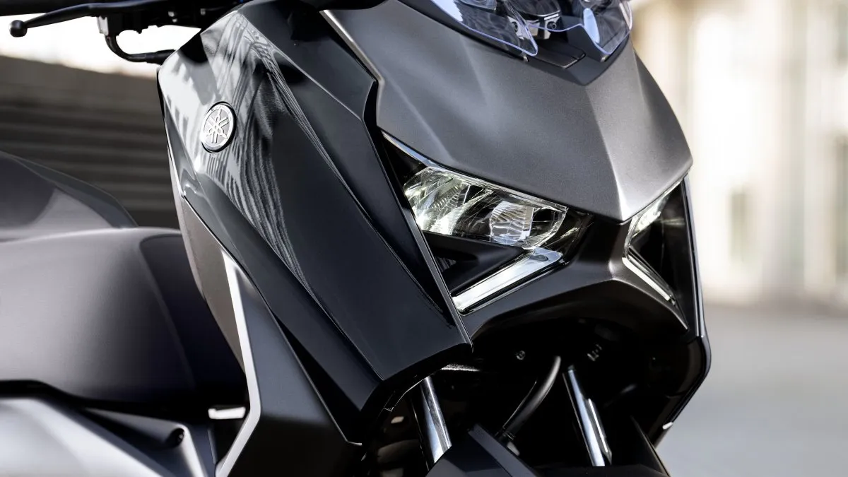 Yamaha XMAX 300 6