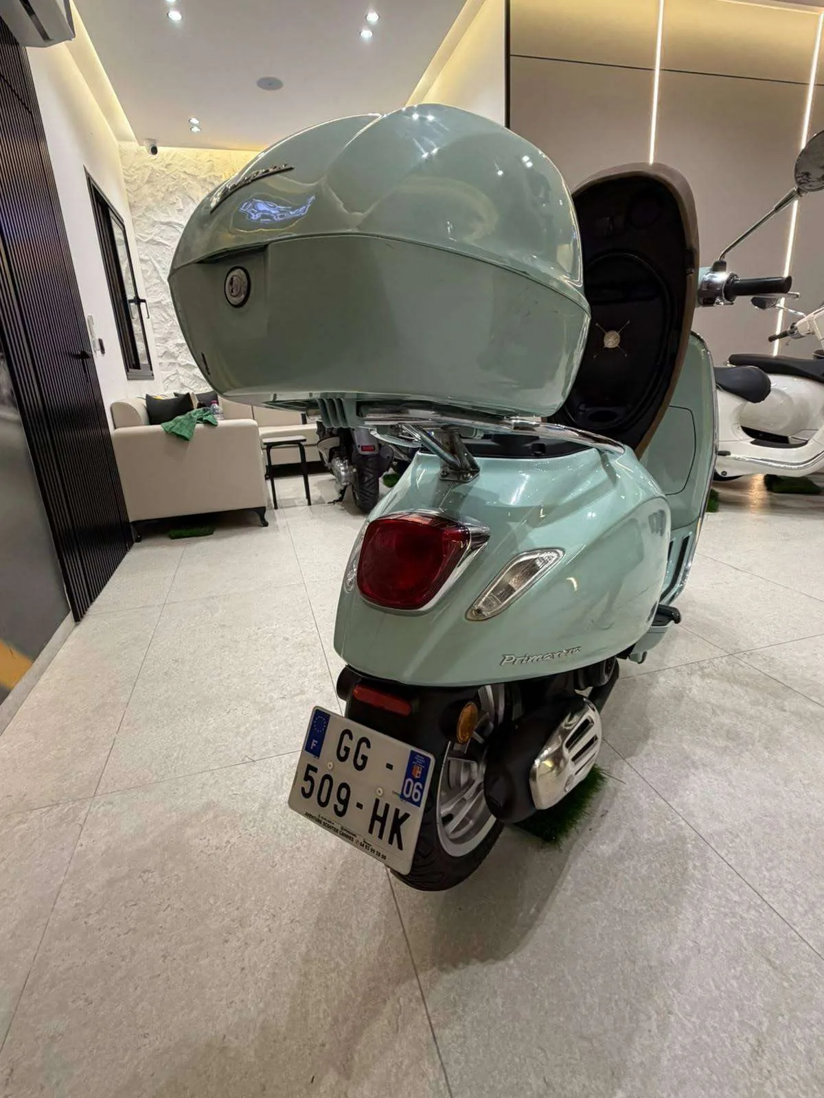 Vespa Primavera 125 6